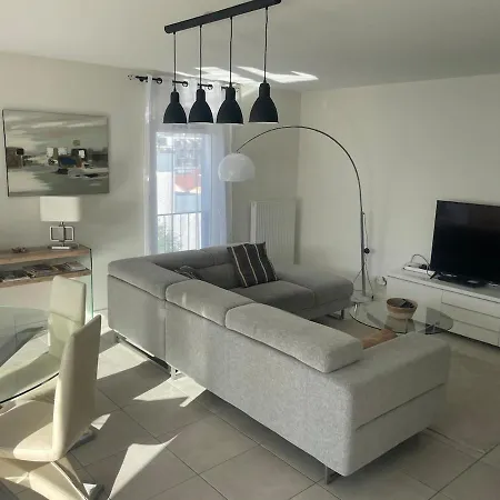 Spacieux Duplex, Parking Prive , Proche Bordeaux Cenon