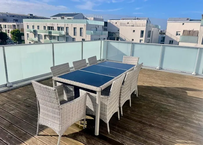 Spacieux Duplex, Parking Privé , Proche Bordeaux Cenon